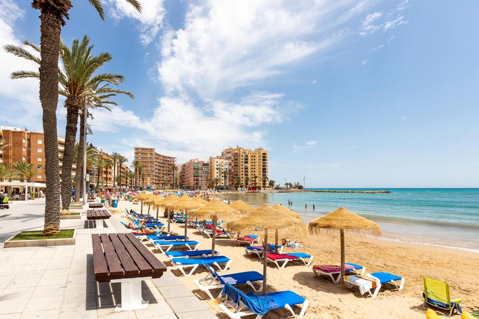 Lovely Apartment Near The Sea Torrevieja Exterior foto